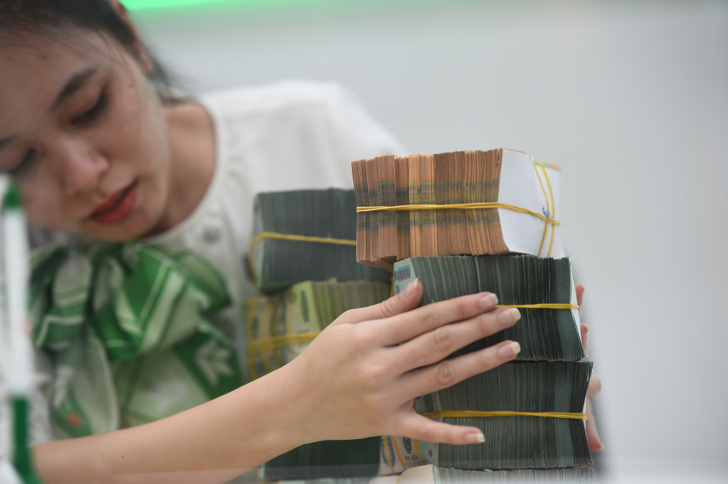 Lãi suất tiền gửi giảm sâu, chọn kênh đầu tư nào để thu tiền cuối năm? lai suat tien gui giam sau chon kenh dau tu nao de thu tien cuoi nam